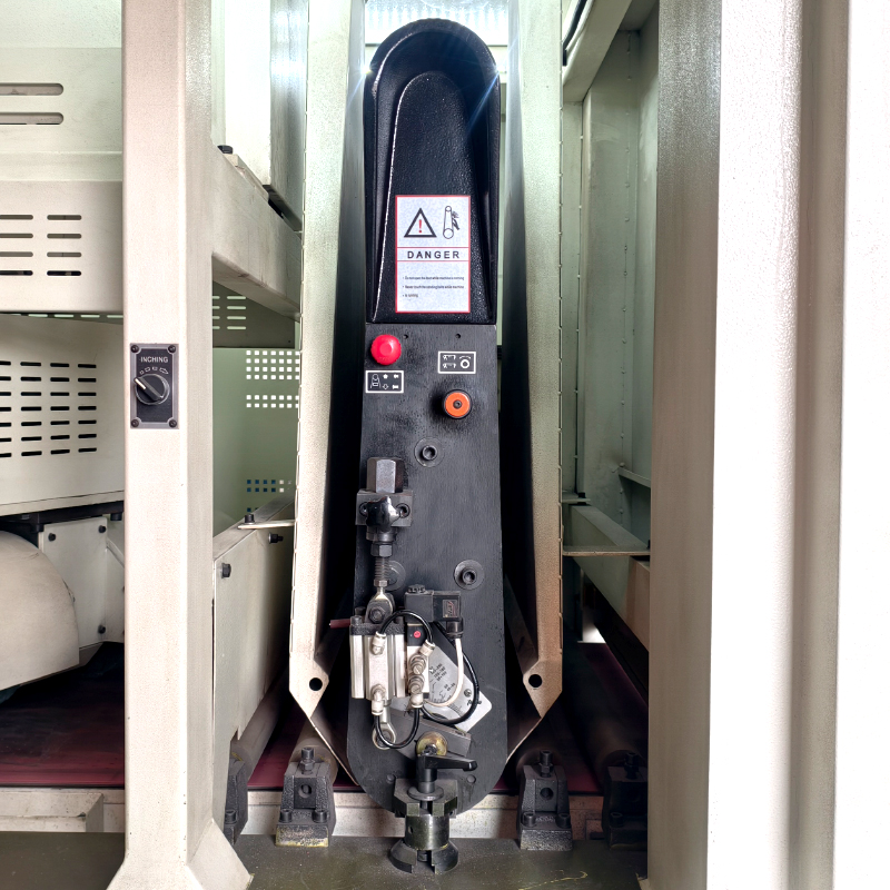 Deburring Machine with R-W-r Series