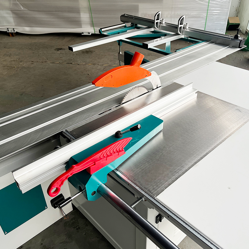Sliding Table Panel Saw with Electrical Lifting and Tilting