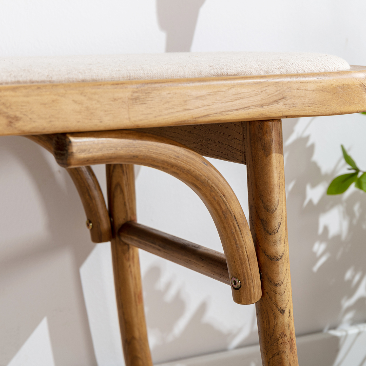 Round Wood Bench