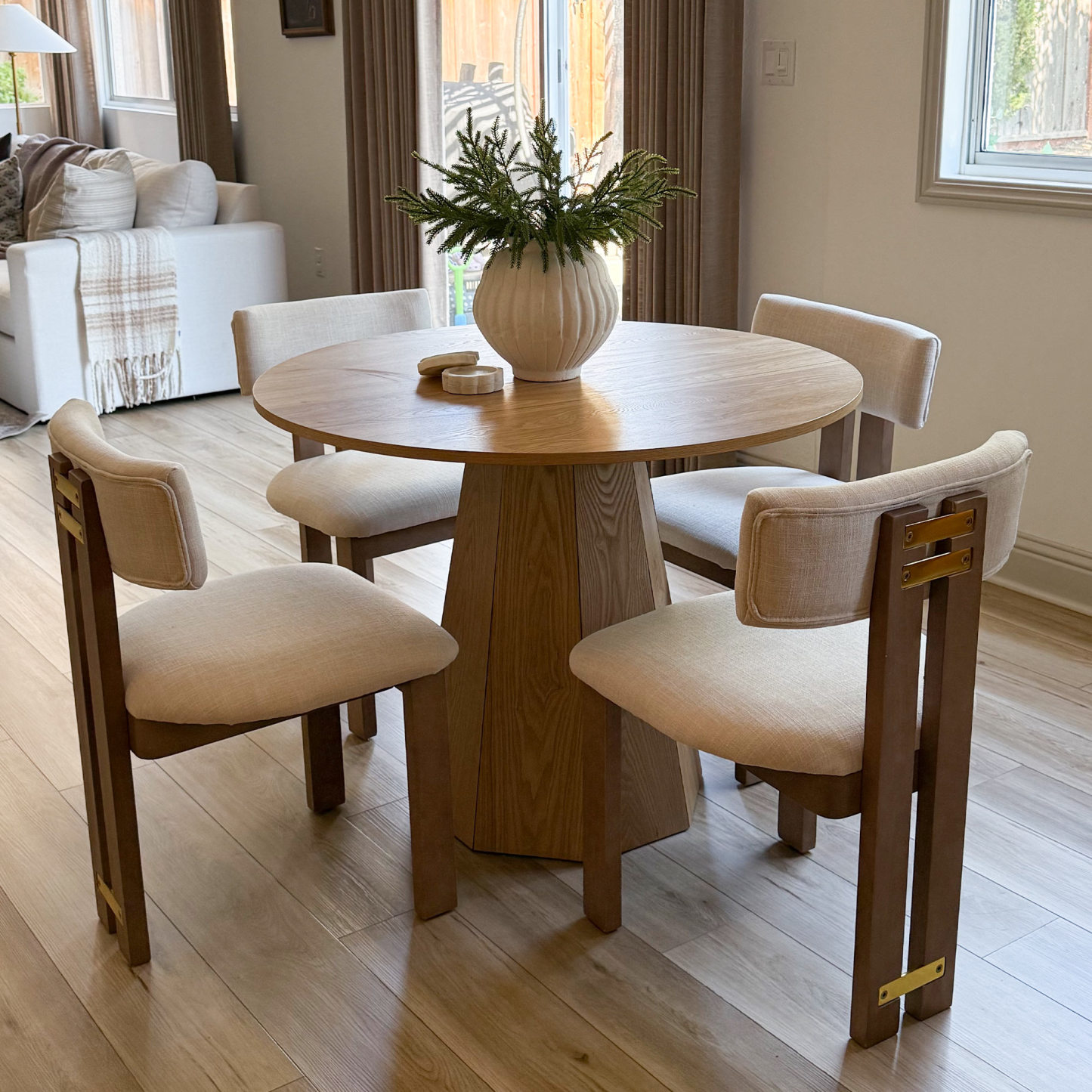 Clark 39" Round Dining Table Set