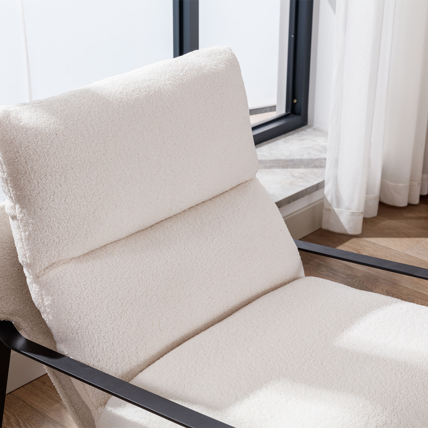 Avery Lazy Armchair