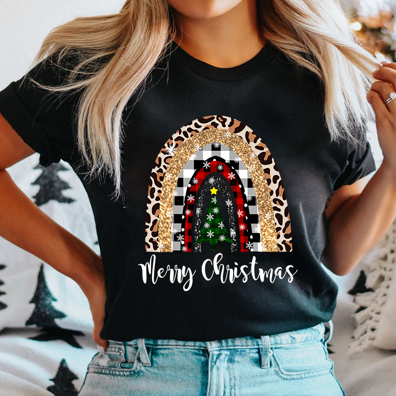 Merry Christmas A Christmas Tree In The Snow Nurse T-Shirt