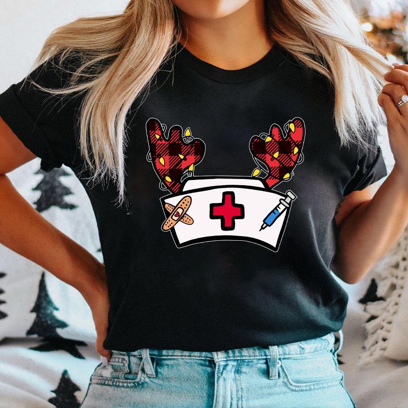 Christmas Elk Nurse Hat Nurse T-Shirt