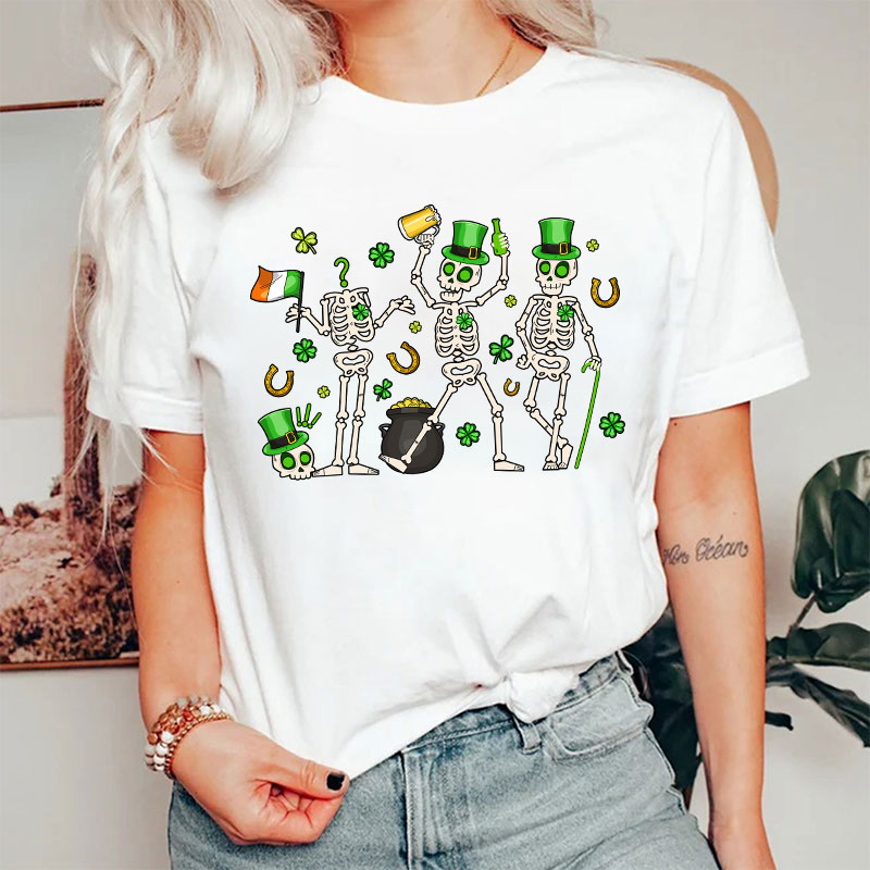 Lucky Skeleton Leprechauns Nurse T-Shirt