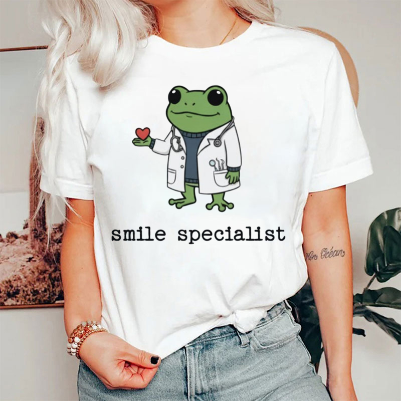 Smile Expert Checks Teeth And Smiles T-shirt