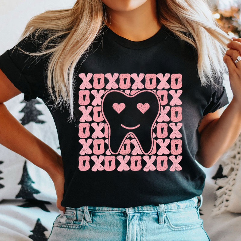 Retro XOXO Dental Nurse T-shirt