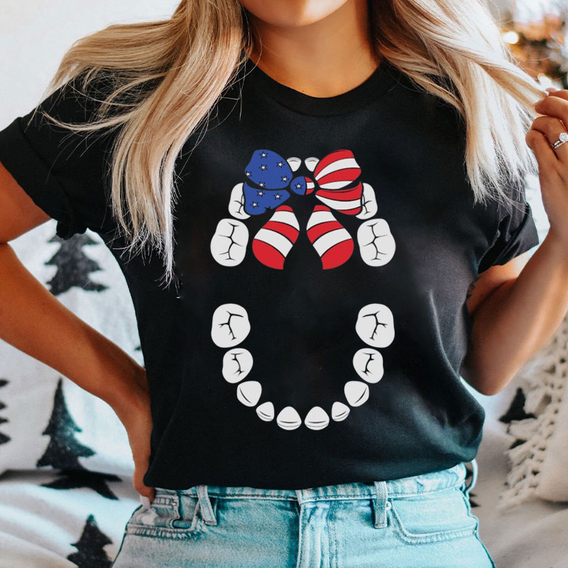 Dental 4th Of July Patriotic Dentist Teeth Wreath T-Shirt