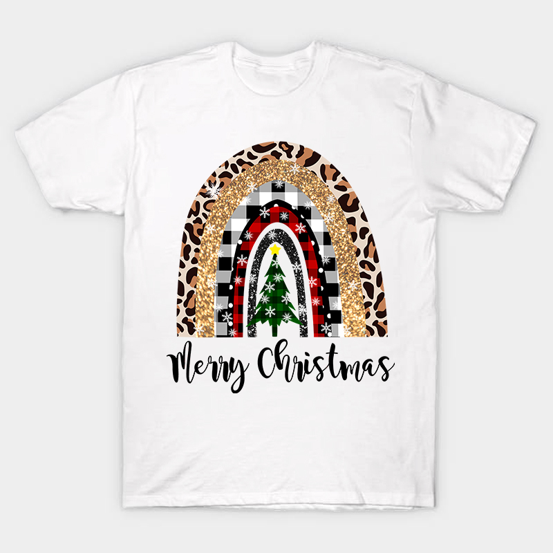 Merry Christmas A Christmas Tree In The Snow Nurse T-Shirt