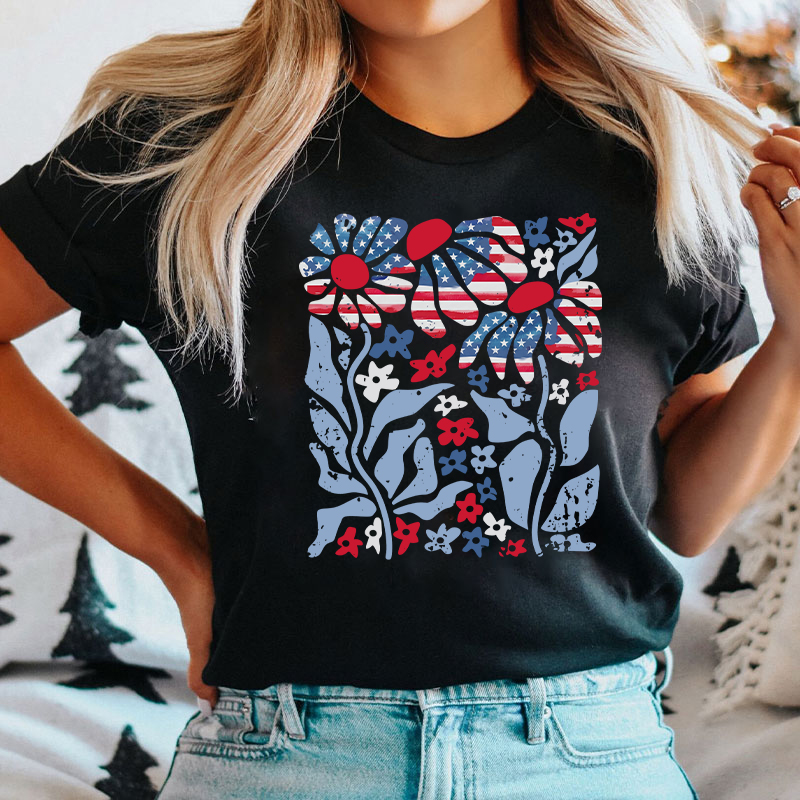 Boho Patriotic Daisy American Flag Floral Nurse T-Shirt