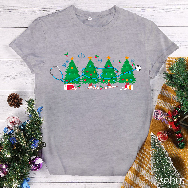 Snowflakes On The Christmas Tree Falling Silently Nurse T-Shirt