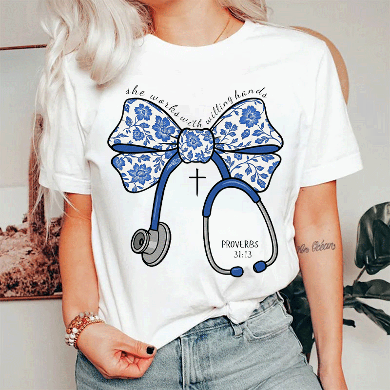 She Works With Willing Hands Nurse T-shirt