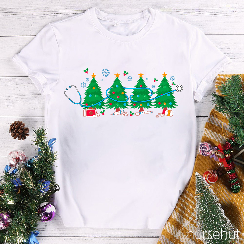 Snowflakes On The Christmas Tree Falling Silently Nurse T-Shirt