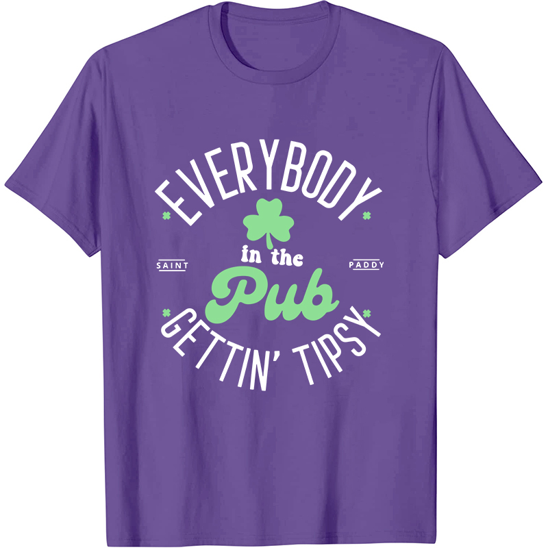Everybody In The Pub Getting Tipsy Nurse T-Shirt