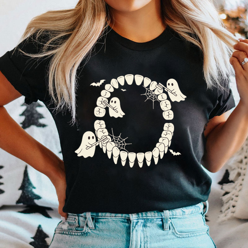 Halloween Ghost Brushing Teeth Dental Nurse T‑Shirt
