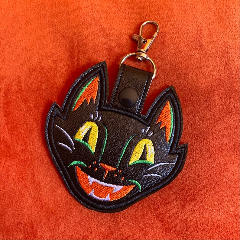 Vintage Halloween Scaredy Black Cat Keychain
