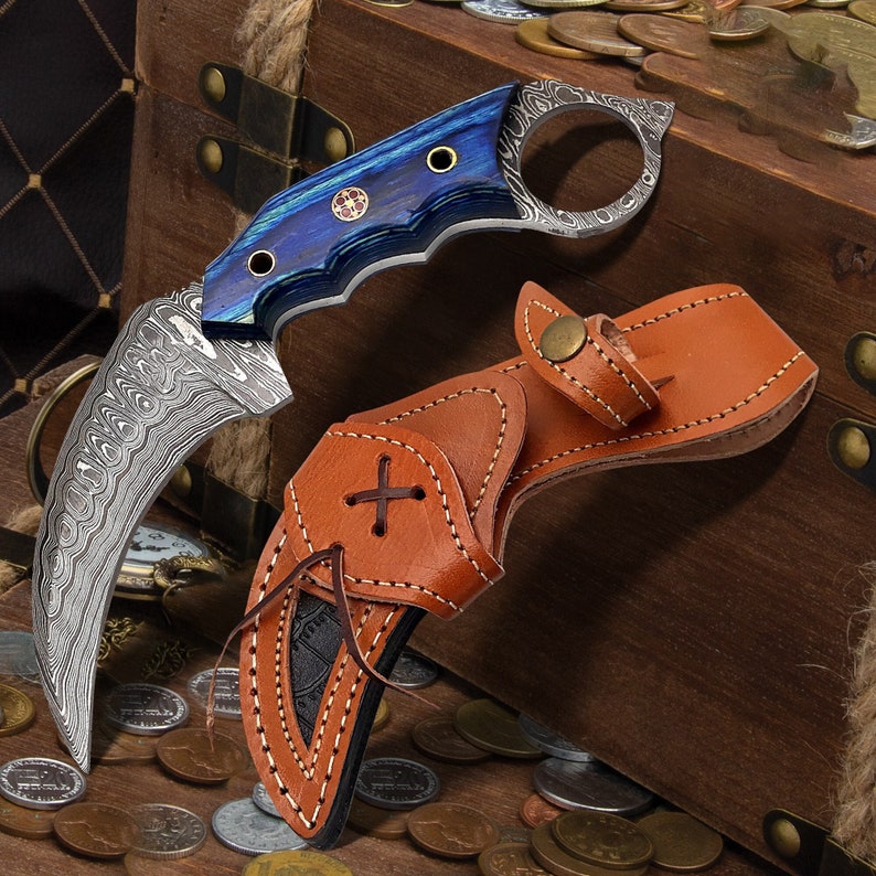 Handmade Damascus knife with sheath