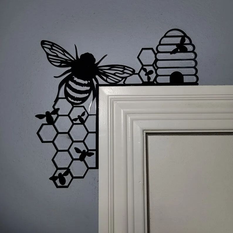 Bee Door Topper