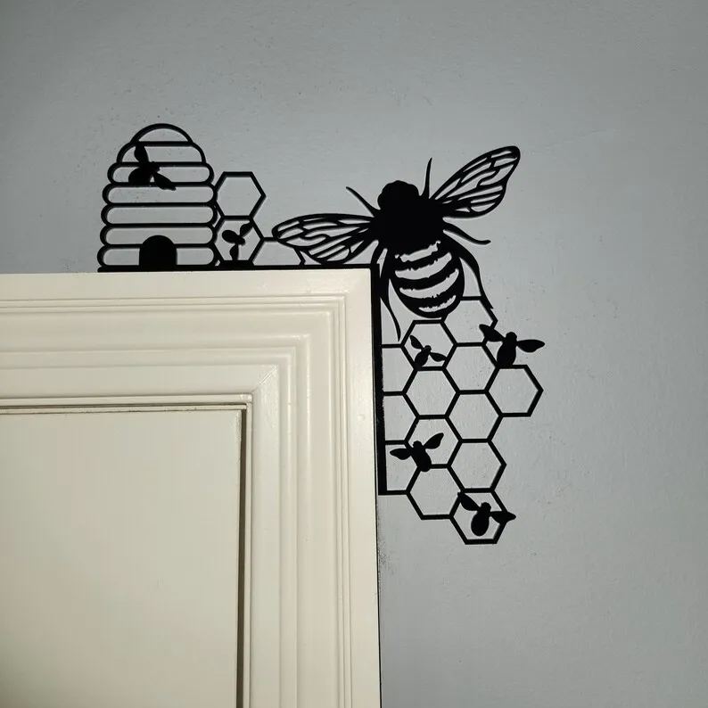 Bee Door Topper