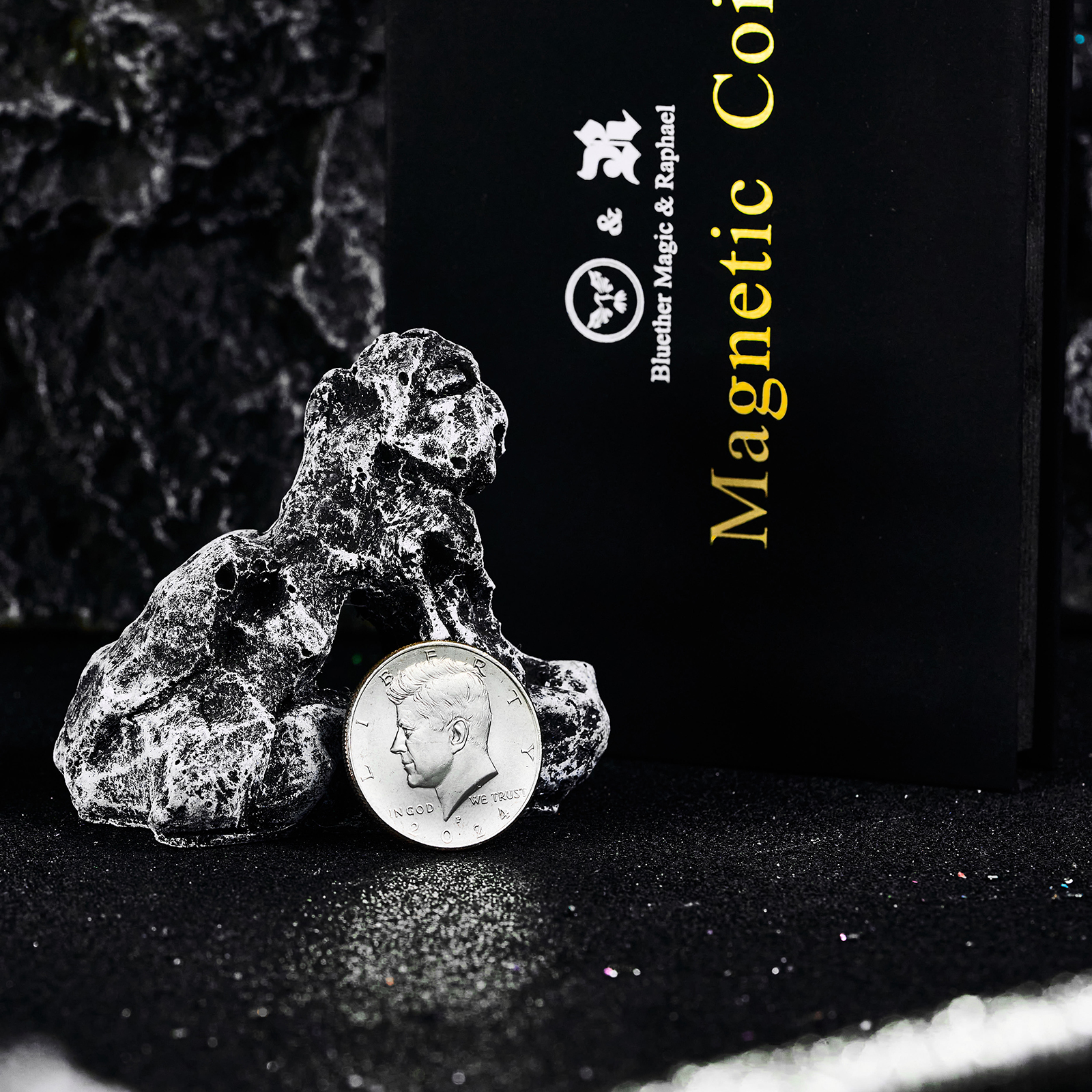 Magnetic Coin by Bluether Magic