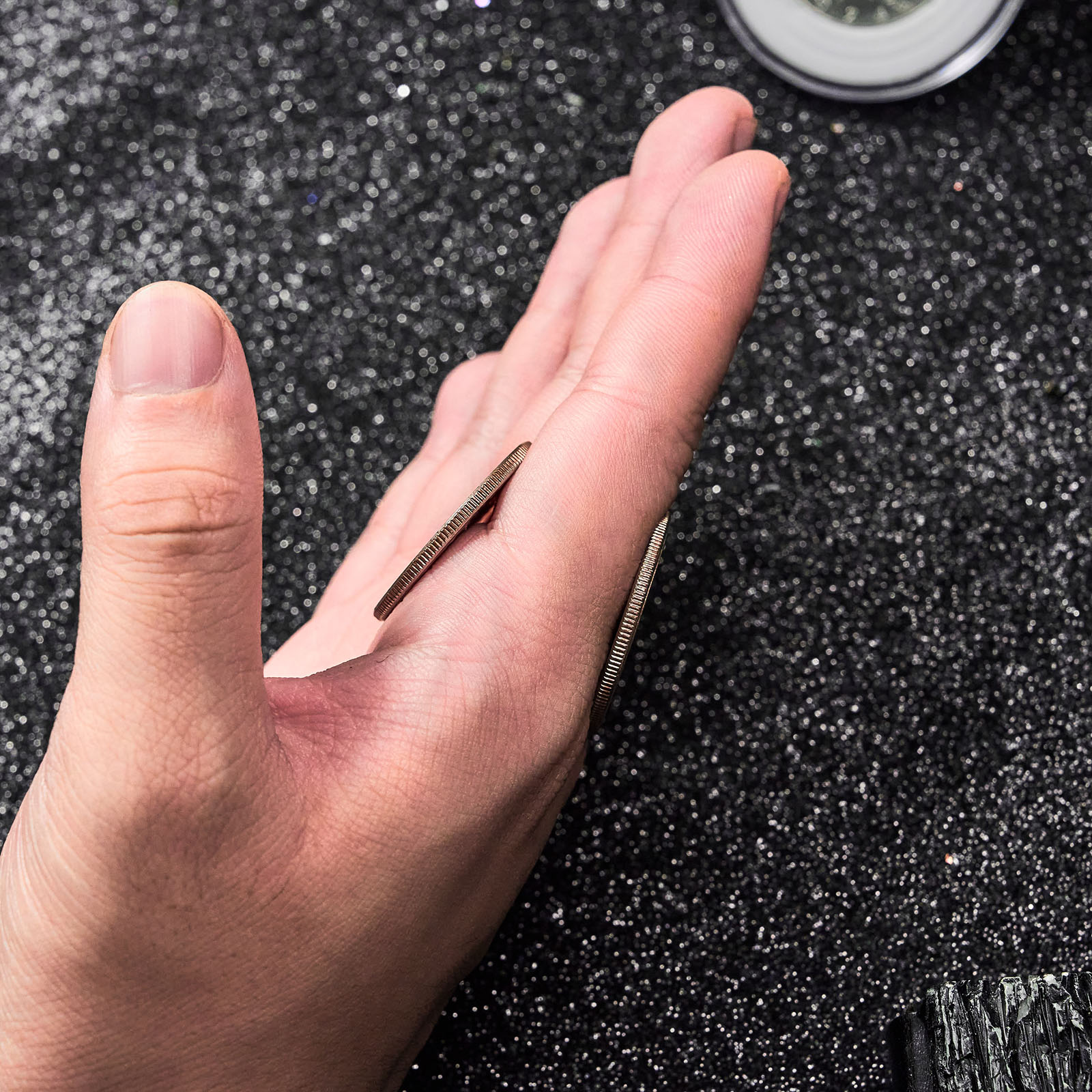 Magnetic Coin by Bluether Magic