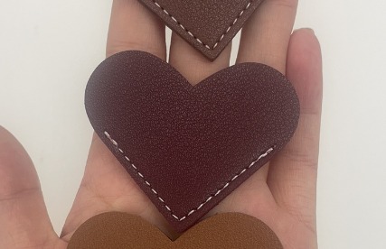 🔥HOT SALE🔥Vintage Leather Heart Bookmark Page Corner