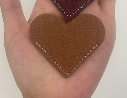 🔥HOT SALE🔥Vintage Leather Heart Bookmark Page Corner