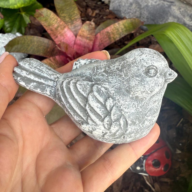 🐦 Set of 3 Concrete‑Look Resin Birds – Handcrafted Garden & Shelf Decor