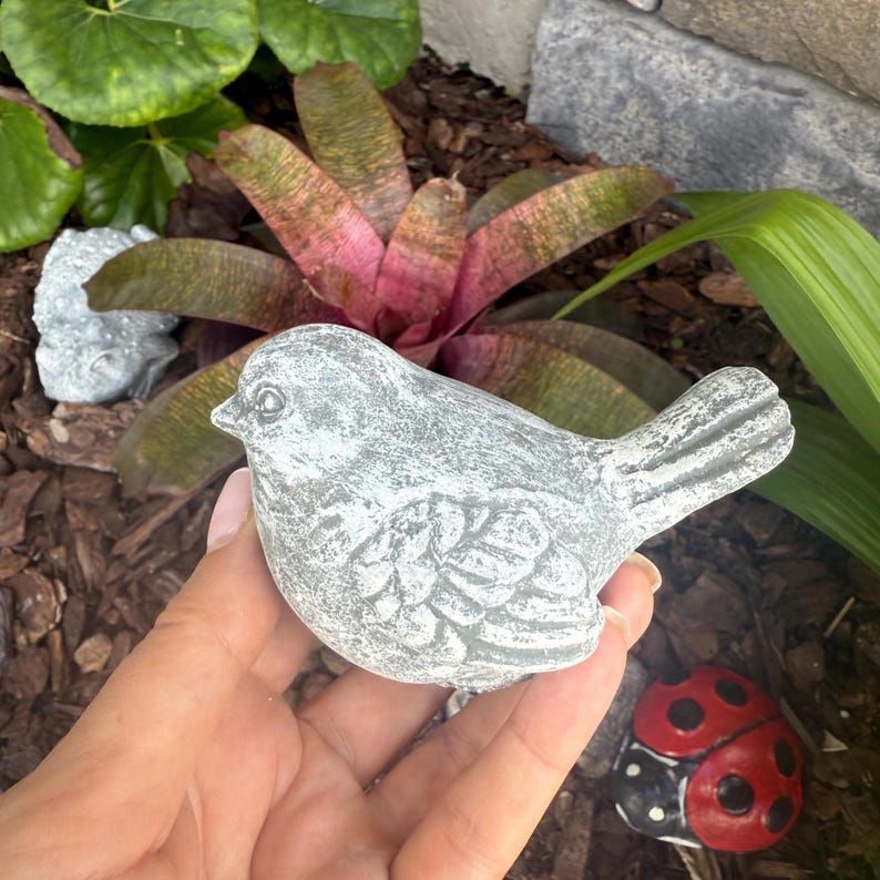 🐦 Set of 3 Concrete‑Look Resin Birds – Handcrafted Garden & Shelf Decor