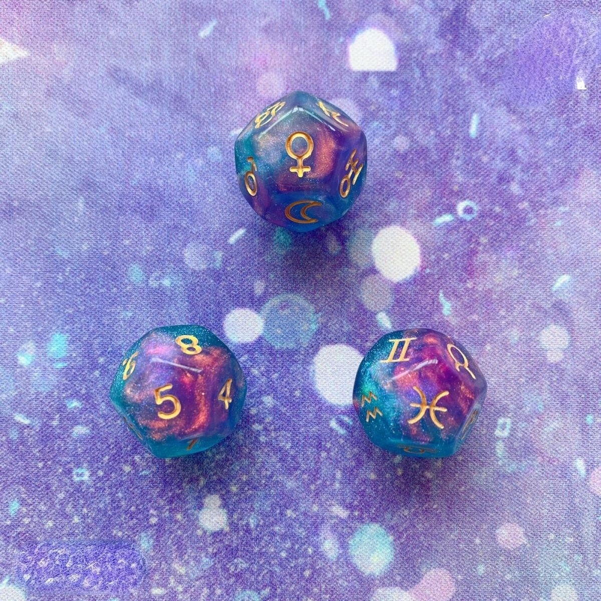 🎲12 sided astrological lucky dice✨