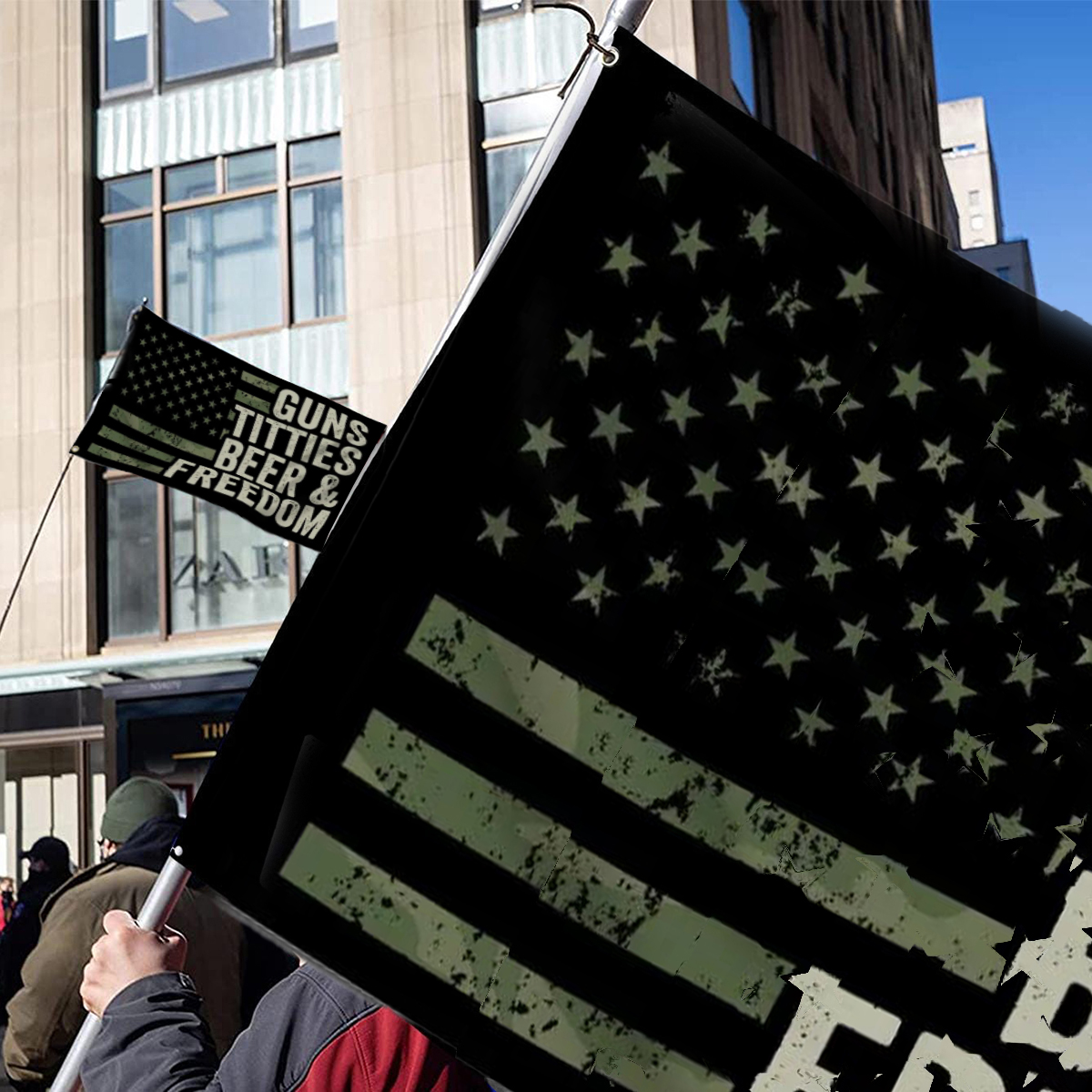 🎁Guns Titties Beer & Freedom - Funny Drinking USA Flag🍻