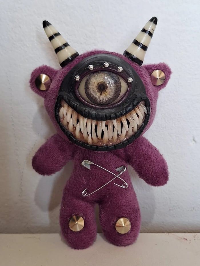 🔥Last Day 50% OFF -👻Horror Doll Keychain