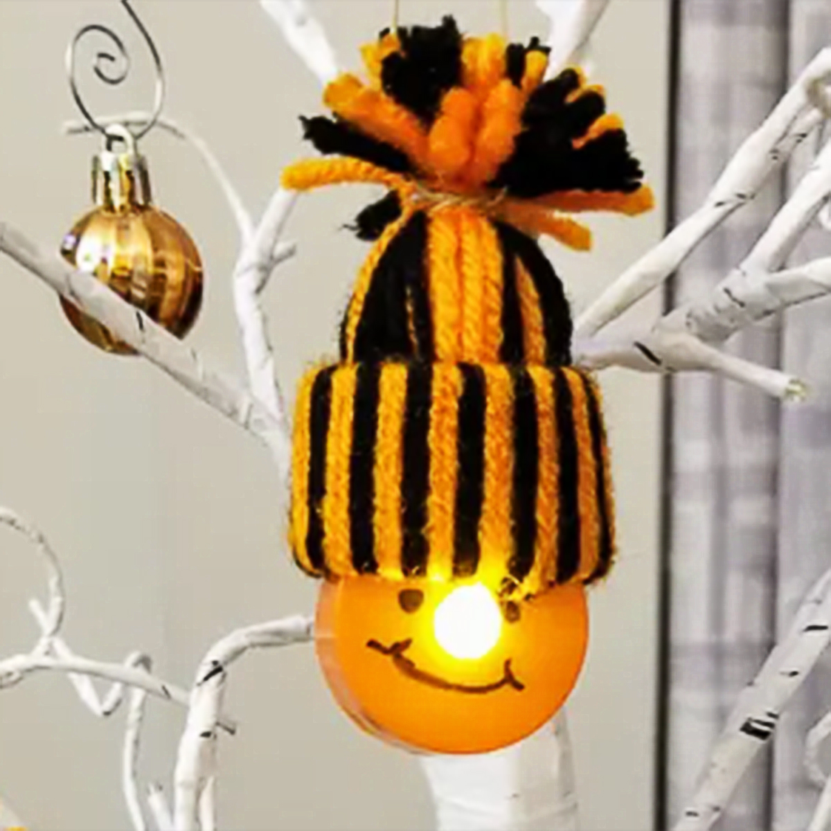 ✨Cool Glowing Pumpkin Head Ornament🎃