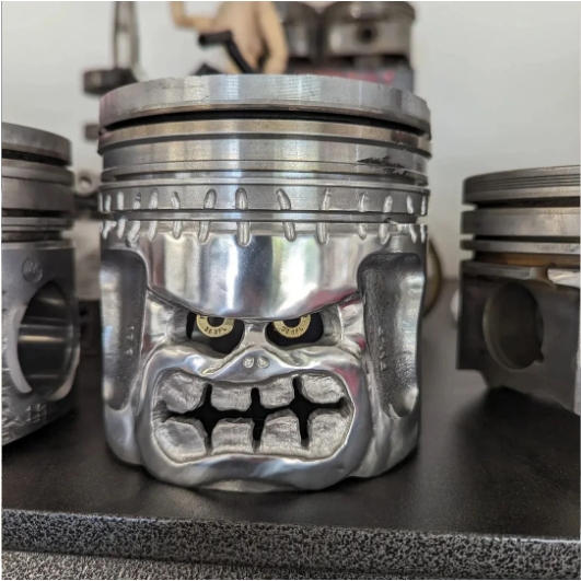 💀Piston Skull Sculpture