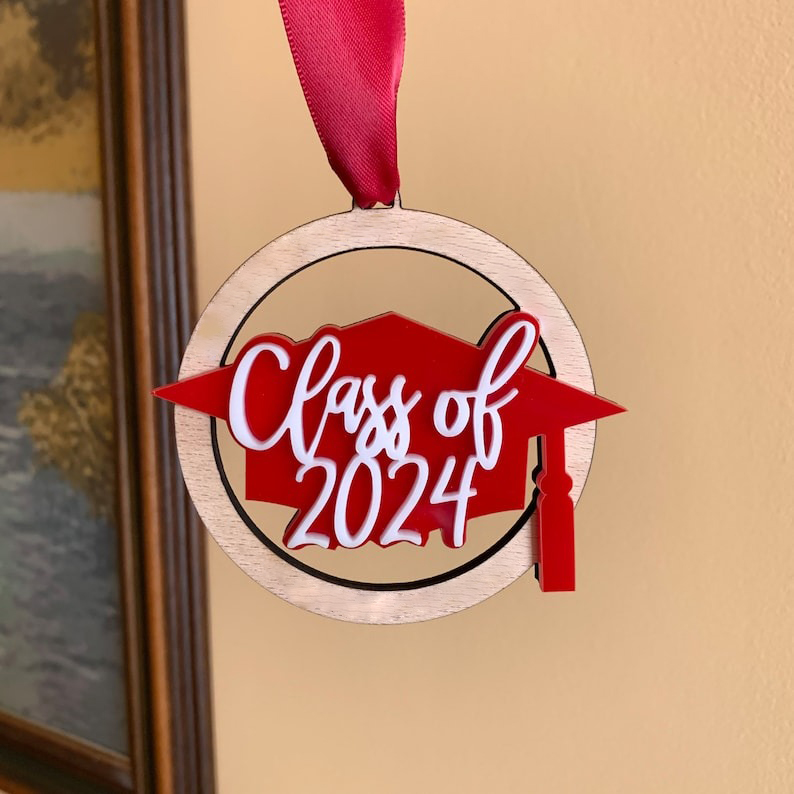 🎓2024 Graduation Wooden Medal Pendant🏅