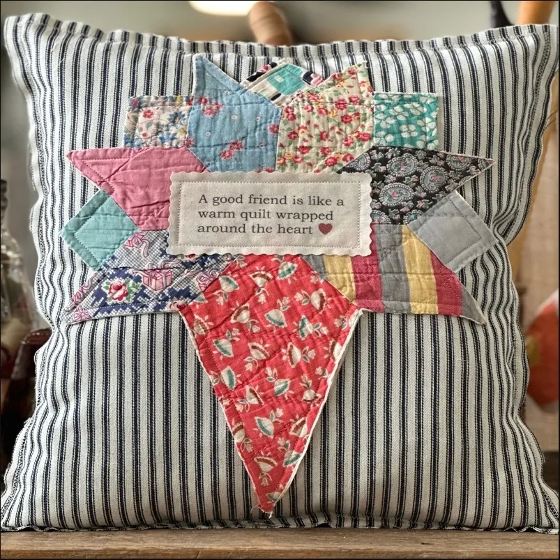 💕Vintage Quilt Friendship Pillow
