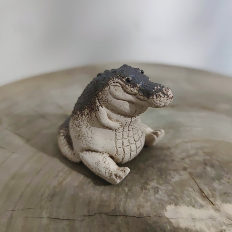 🐊Funny Crocodile Figurine Statue✨