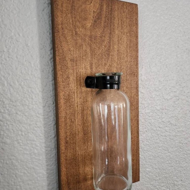 Rustic Wood Glass Farmhouse Wall Vase（
