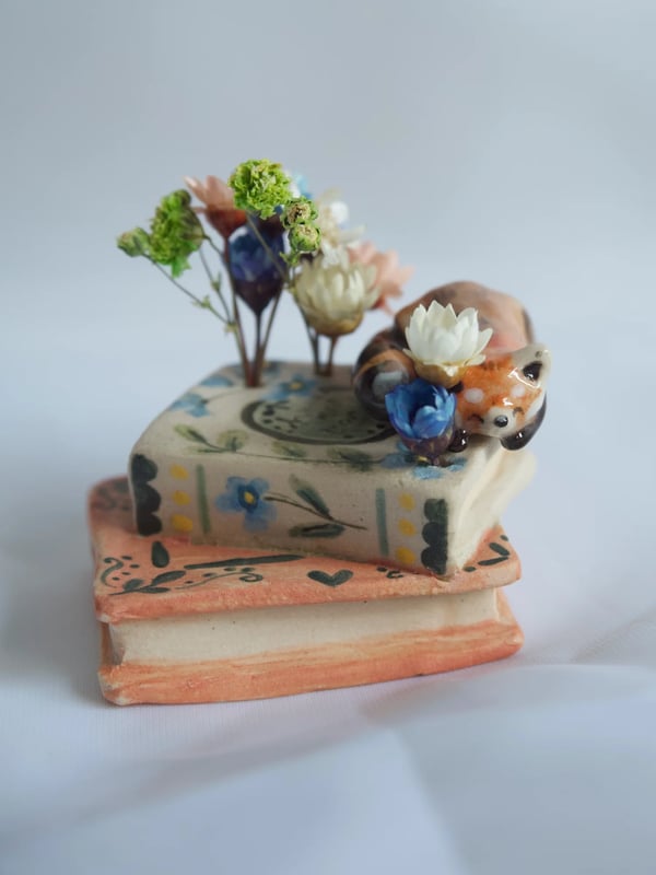 🔥Last Day 43% OFF - 🦊🐈🐼Book Sculpture Animal Mini Vase Ornaments