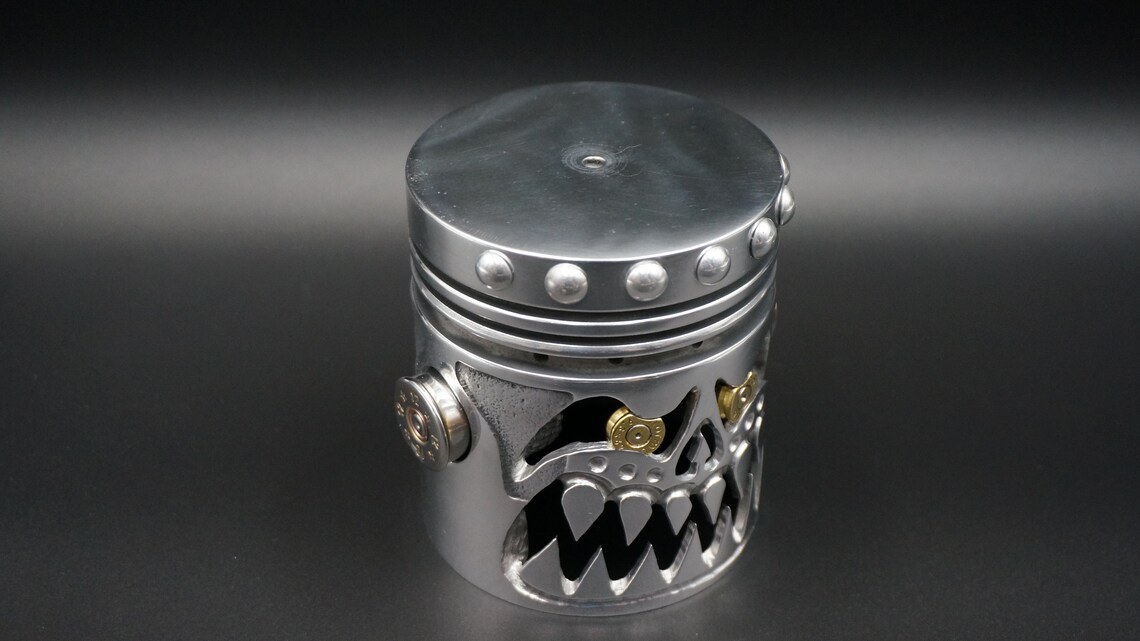 💀Piston Skull Sculpture