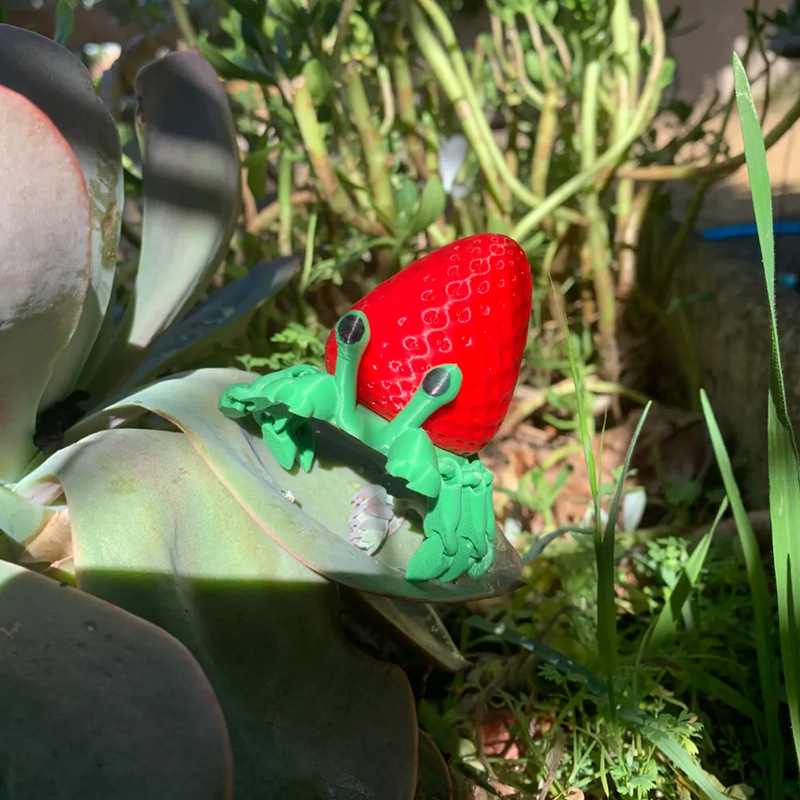 🍓🦀 Strawberry Crab Movable Joint Toy