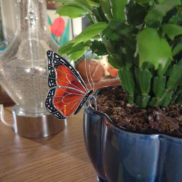 🦋Butterfly Stained Glass Suncatcher – Elegant Pot Decoration & Sunroom Accent