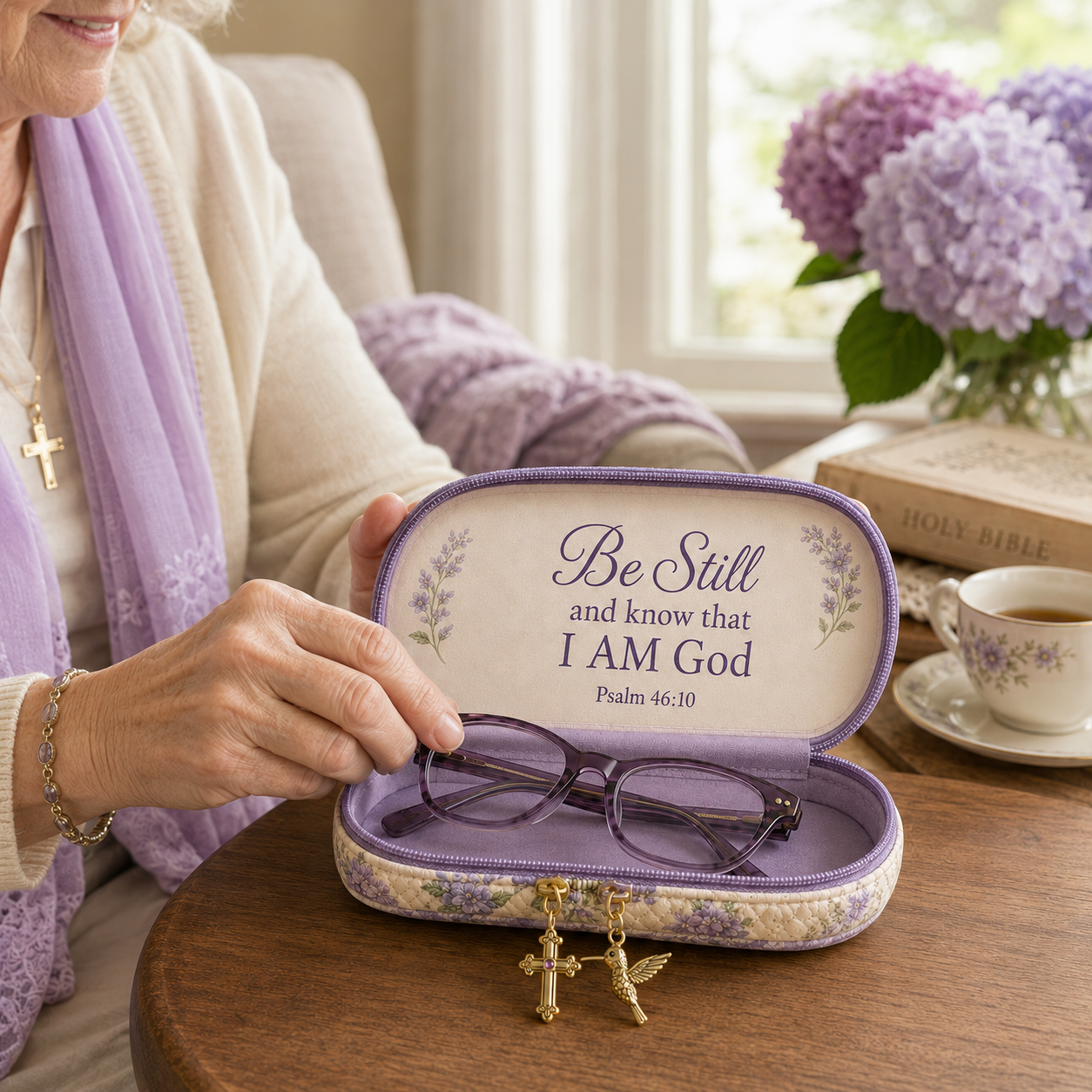 ✝️ Be Still Hummingbird Glasses Case 💜