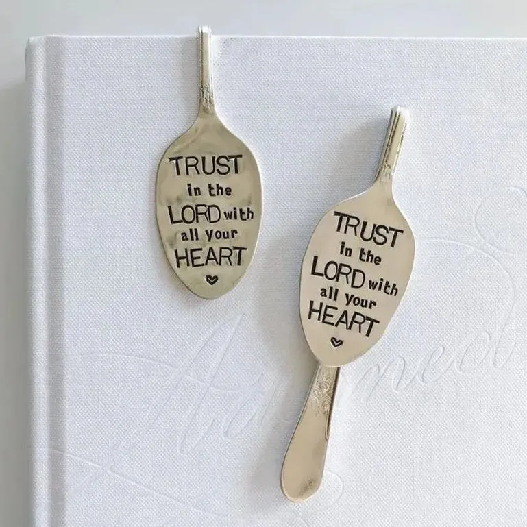 📕🎁Funny Spoon Bookmark -the perfect gift for a bookworm