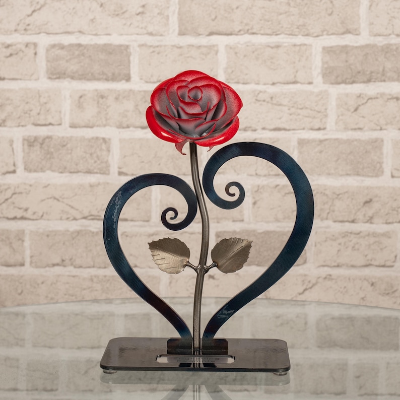 🌹Metal Rose with Heart-Shaped Stand💖