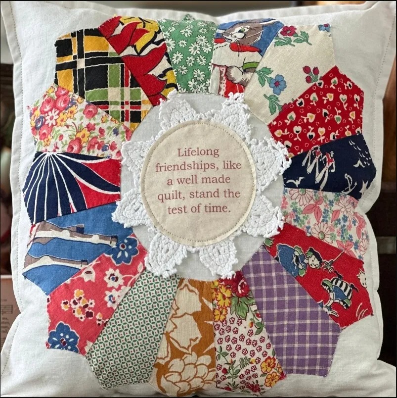 💕Vintage Quilt Friendship Pillow