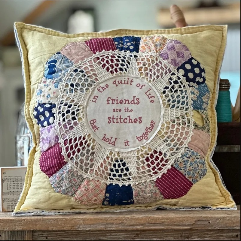 💕Vintage Quilt Friendship Pillow