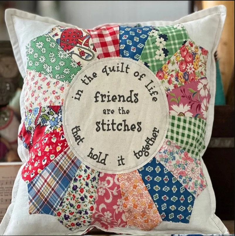 💕Vintage Quilt Friendship Pillow