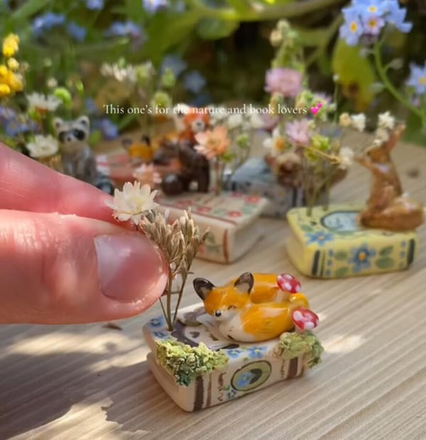 🔥Last Day 43% OFF - 🦊🐈🐼Book Sculpture Animal Mini Vase Ornaments