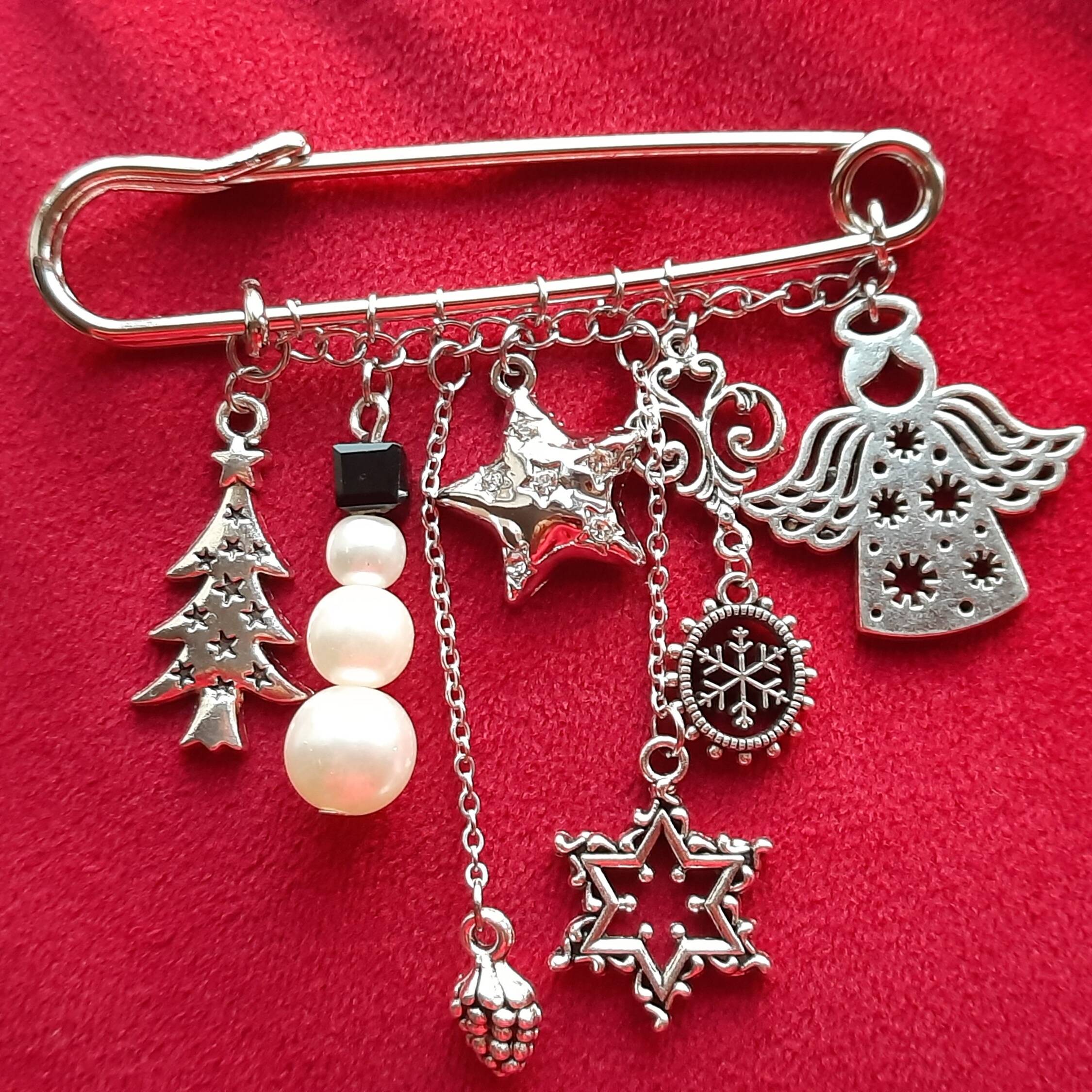 🔥Best selling Christmas gifts--♥️winter brooch charms