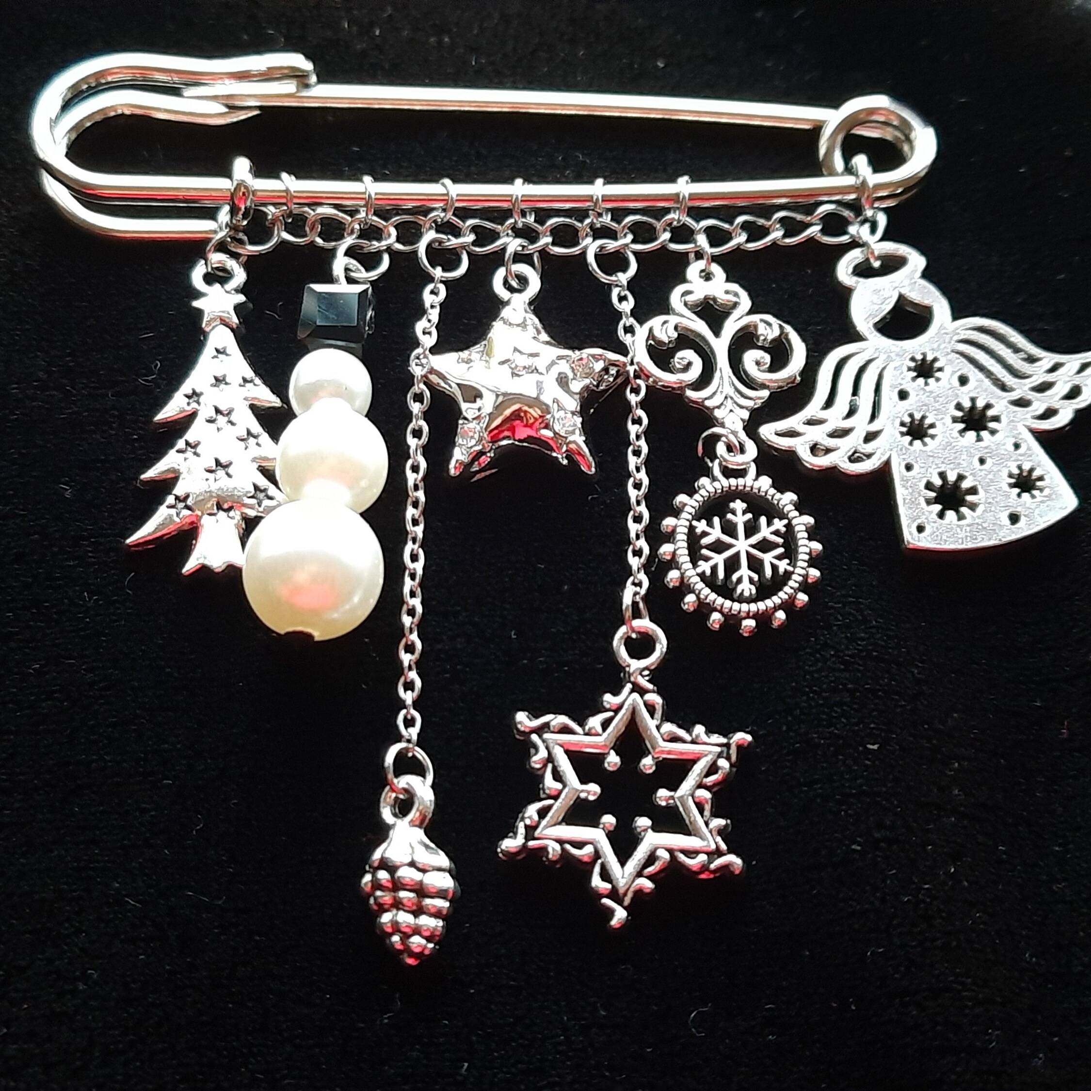 🔥Best selling Christmas gifts--♥️winter brooch charms